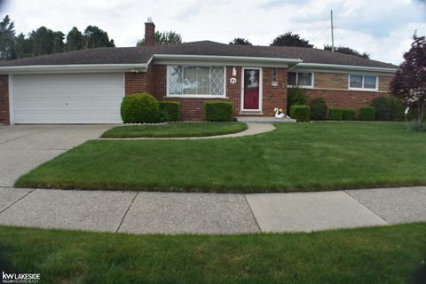 Photo of 23113 S Rosedale Court, Saint Clair Shores, MI 48080 (MLS # 50208214)