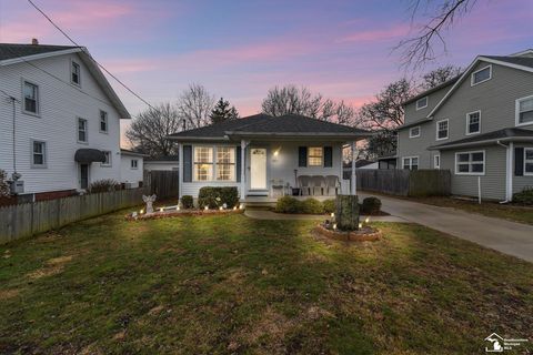 5821 Elmwood Street Monroe MI 48161