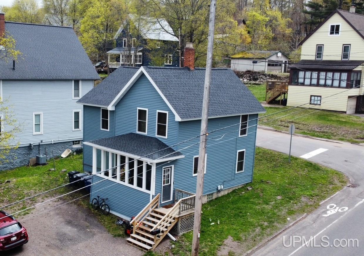 305 Bridge Street