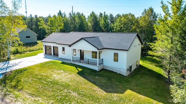 602 OAK LAWN DR, HANCOCK, MI 49930 - Image 276c161ff286007f3e2ce340e77ba7e6/3347543371