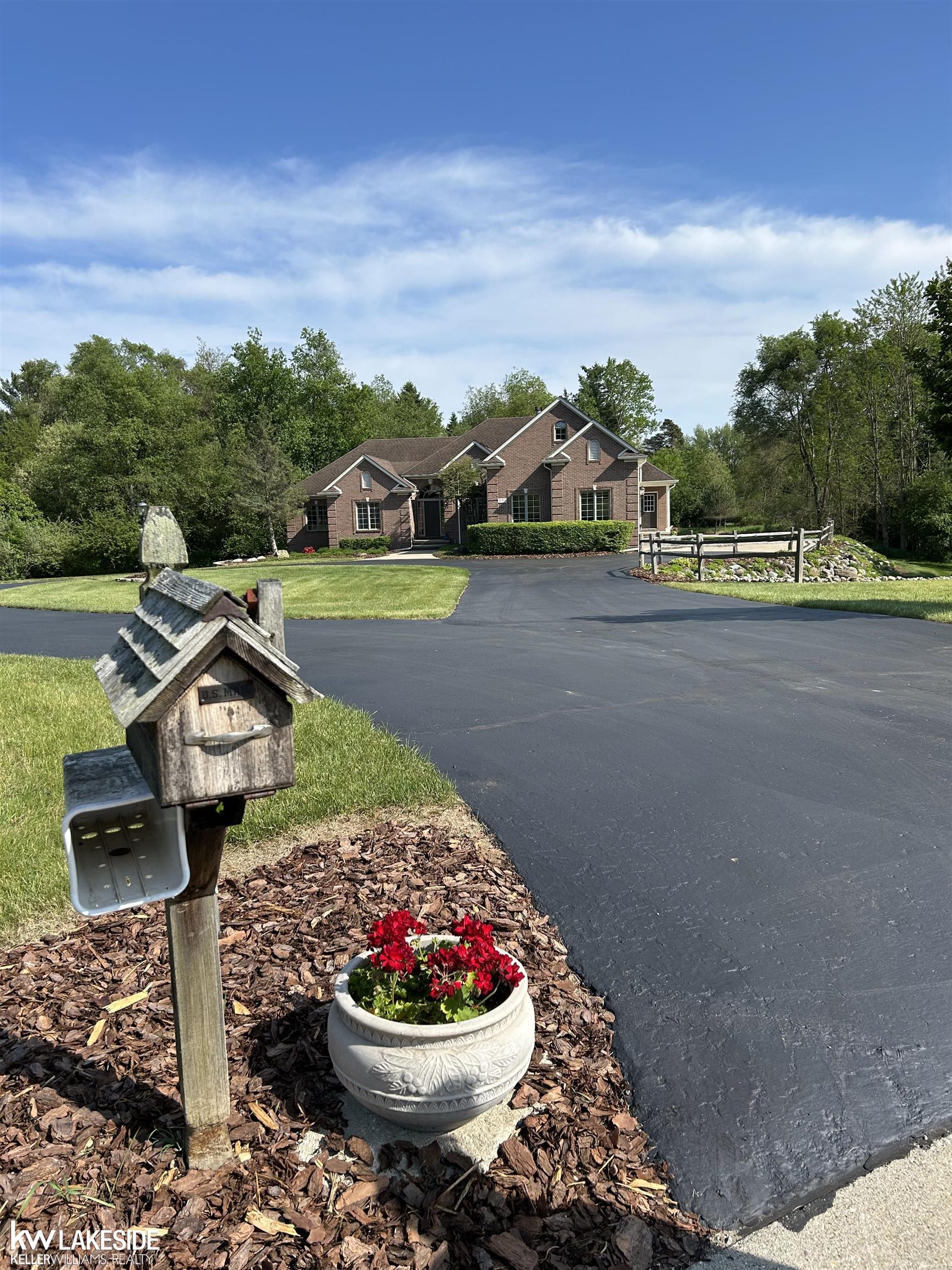 901 Jack Pine Drive