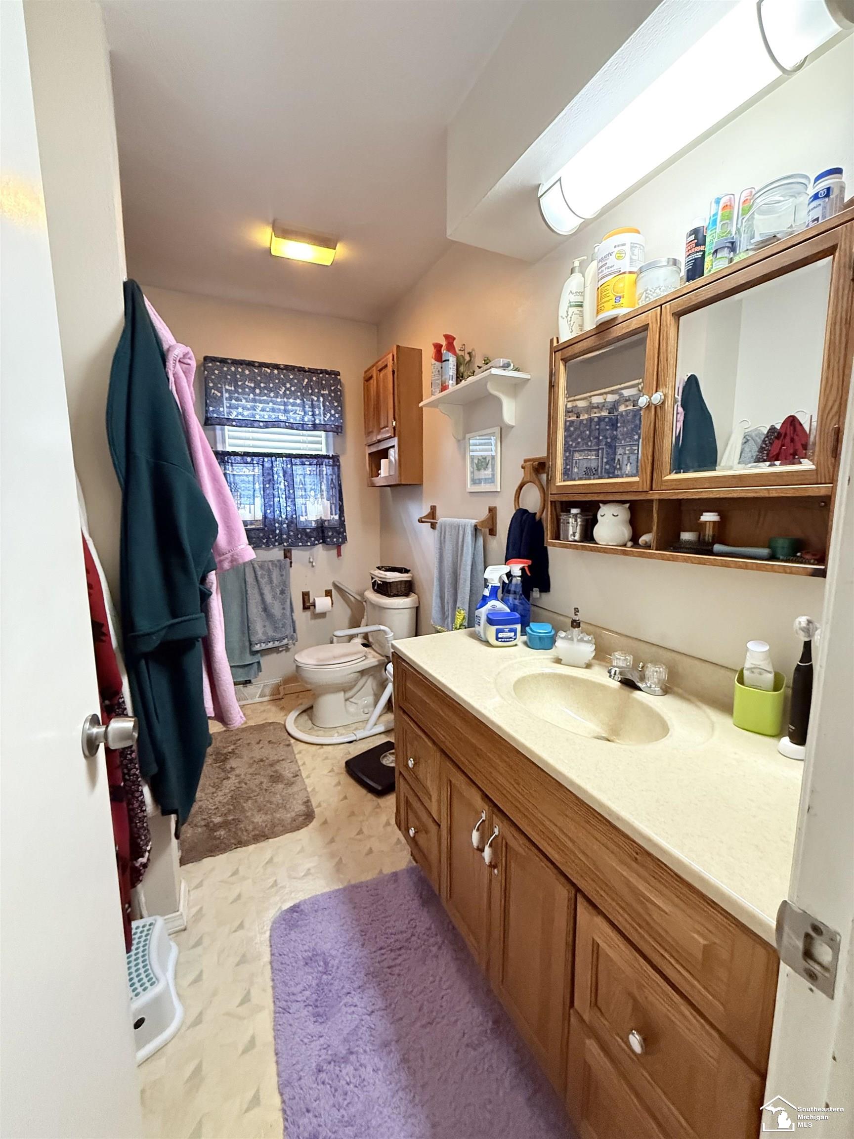 7292 Powlesland Avenue