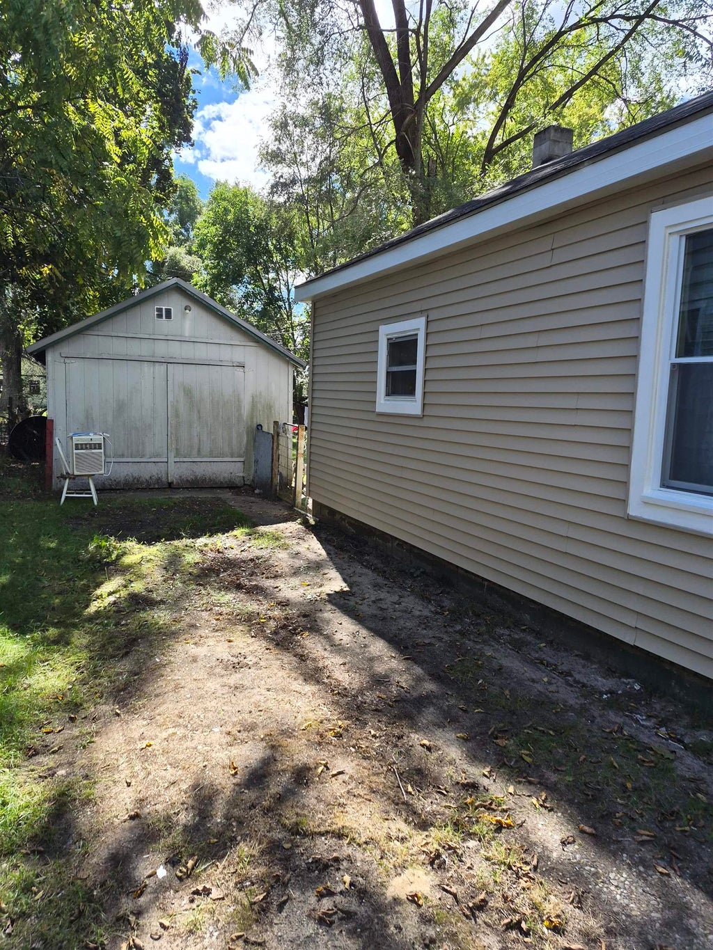 Photo of 236 E. Beech Street, Gladwin, MI 48624 (MLS # 50223933)