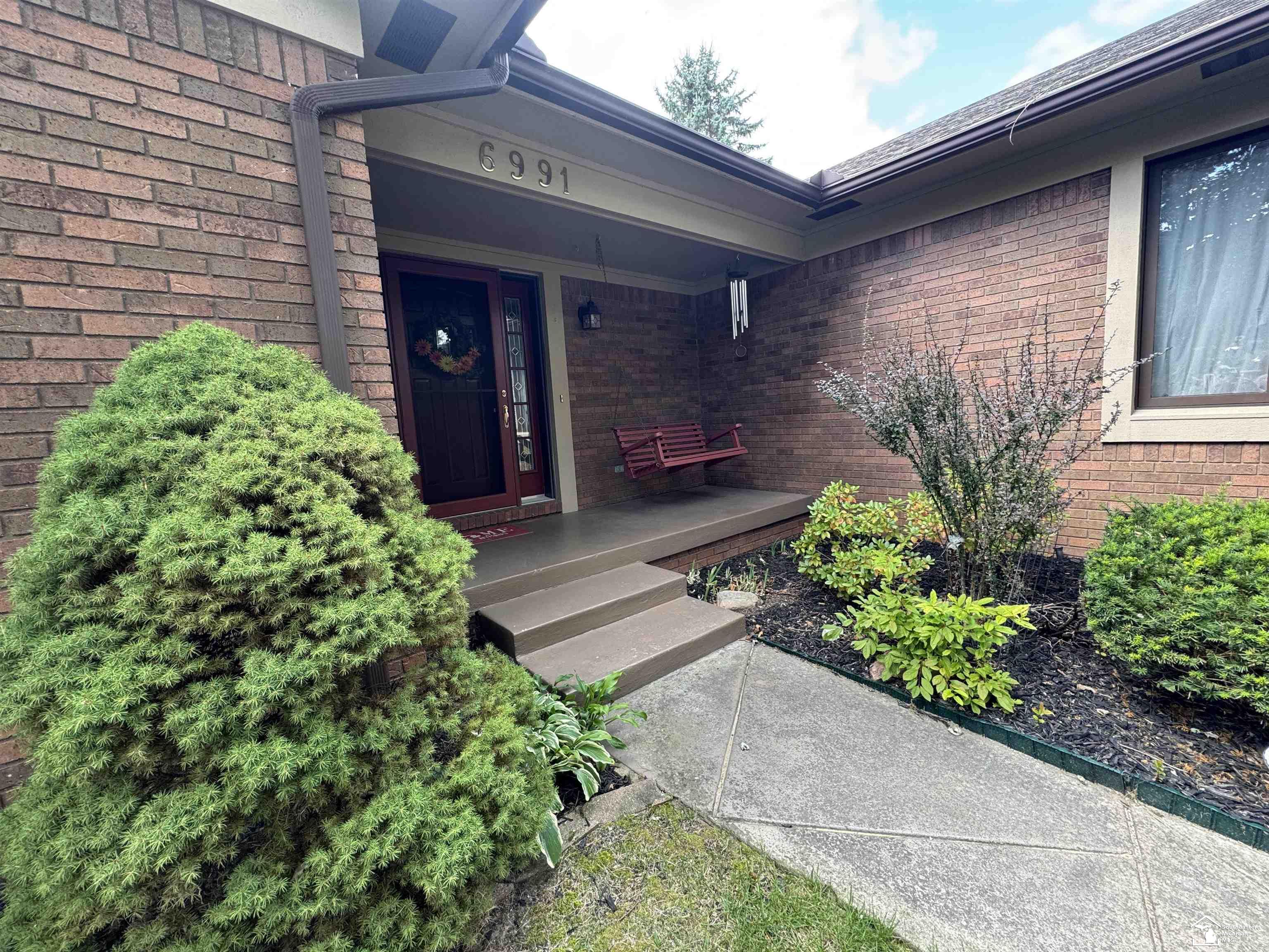 6991 Streamview Drive