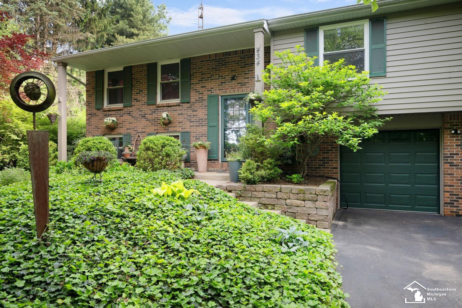 434 W Erie Road