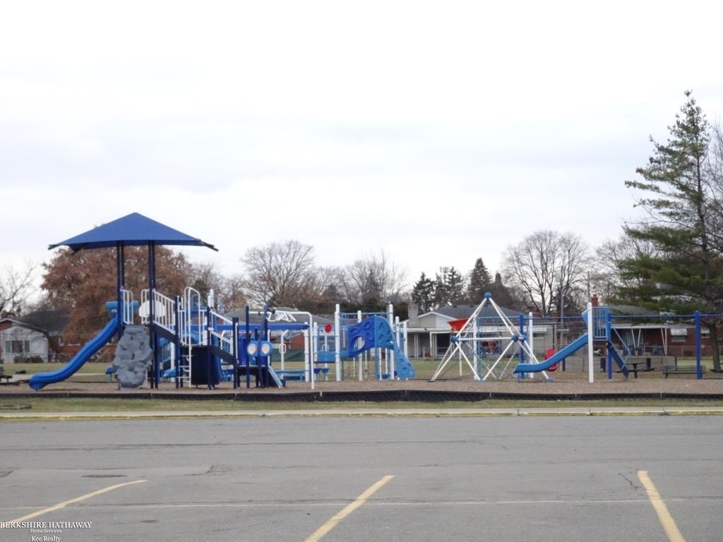 Warren, Michigan 48088, United States, 3 Bedrooms Bedrooms, ,2 BathroomsBathrooms,Residential,Active,250183