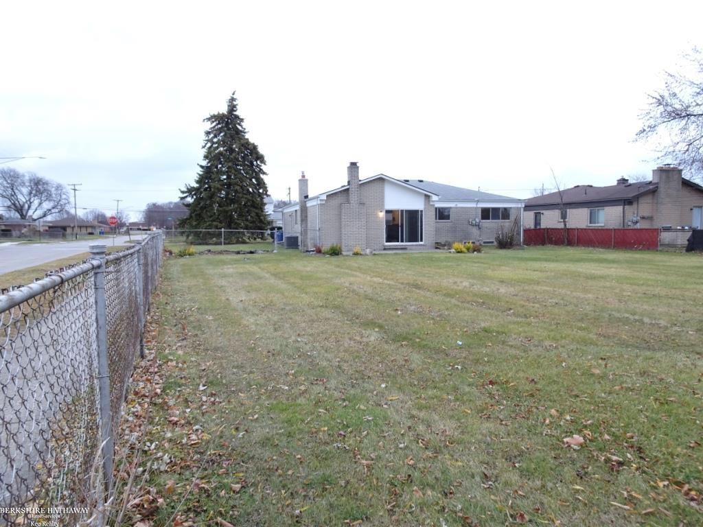 Warren, Michigan 48088, United States, 3 Bedrooms Bedrooms, ,2 BathroomsBathrooms,Residential,Active,250183