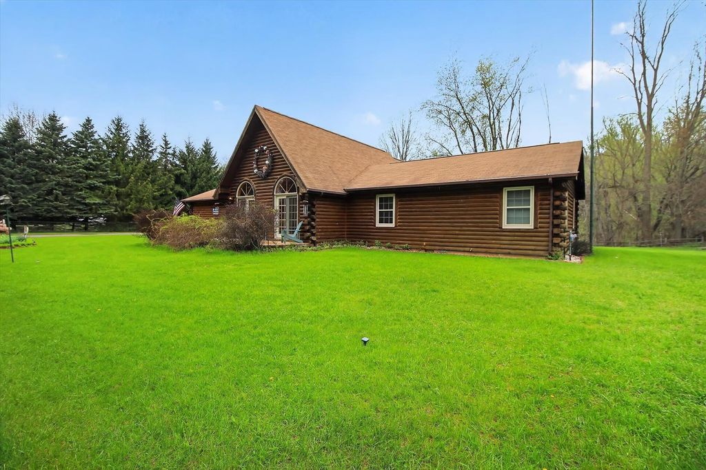 Photo of 6507 Pleasant View Drive, Clare, MI 48617 (MLS # 50205917)
