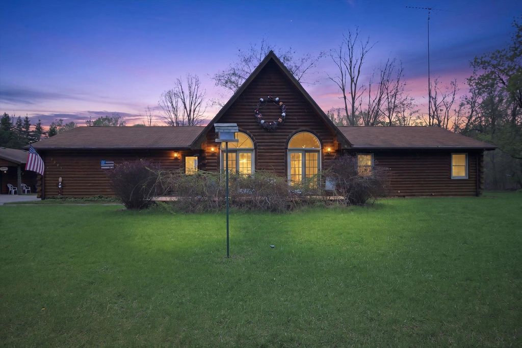 Photo of 6507 Pleasant View Drive, Clare, MI 48617 (MLS # 50205917)