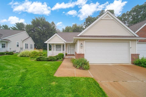 Photo of 846 E Barrington Circle, Jackson, MI 49203 (MLS # 70559798)