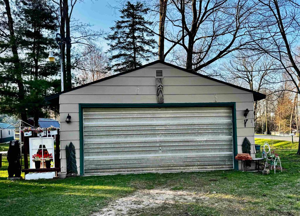 Photo of 5061 Wedgewood Drive, Harrison, MI 48625 (MLS # 50205229)