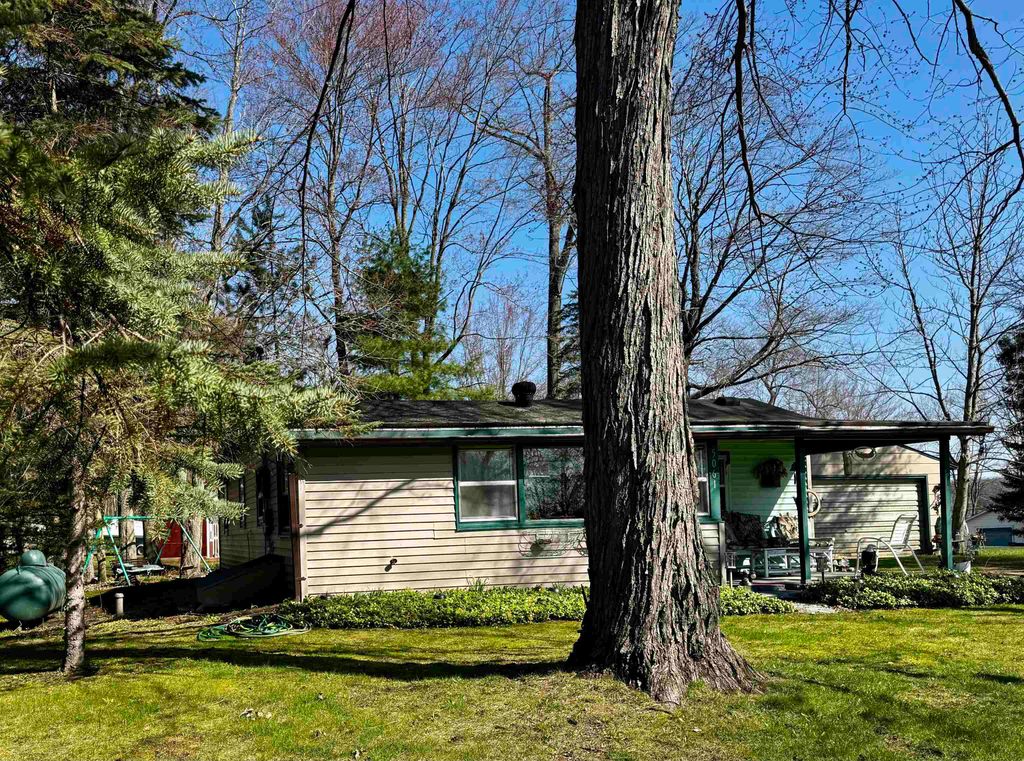 Photo of 5061 Wedgewood Drive, Harrison, MI 48625 (MLS # 50205229)