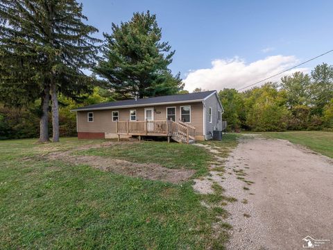 3818 1st Street La Salle MI 48145