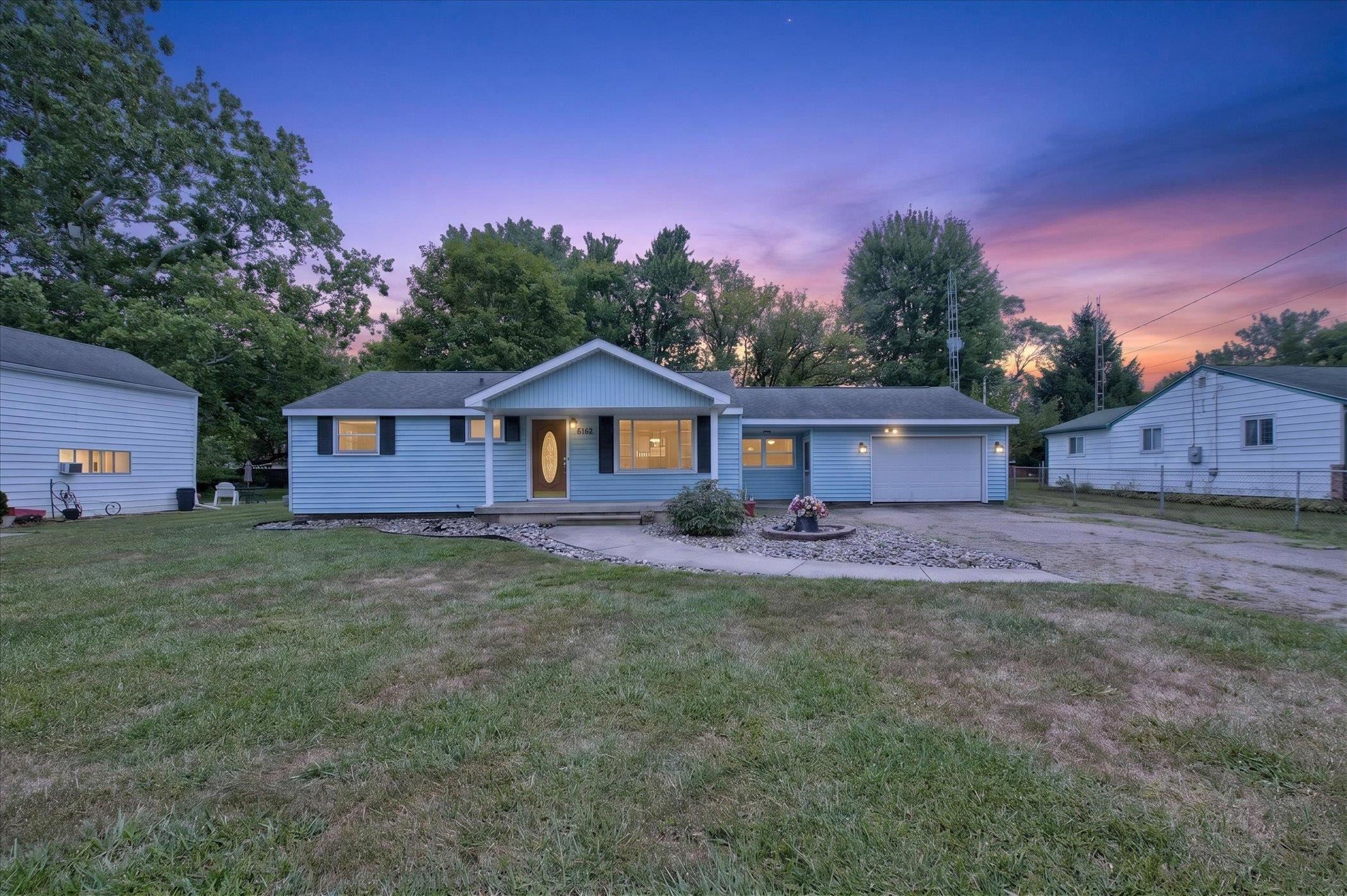 6162 Sandy Lane