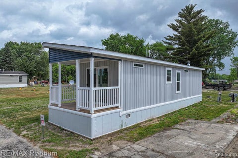 Photo of 17 Sunset Lane Lane, Fenton, MI 48430 (MLS # 61001170)