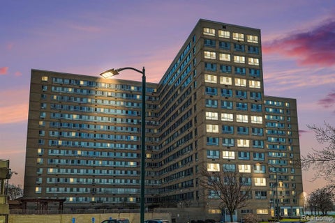 Photo of 8900 E Jefferson Avenue 729 #729, Detroit, MI 48214 (MLS # 61036612)