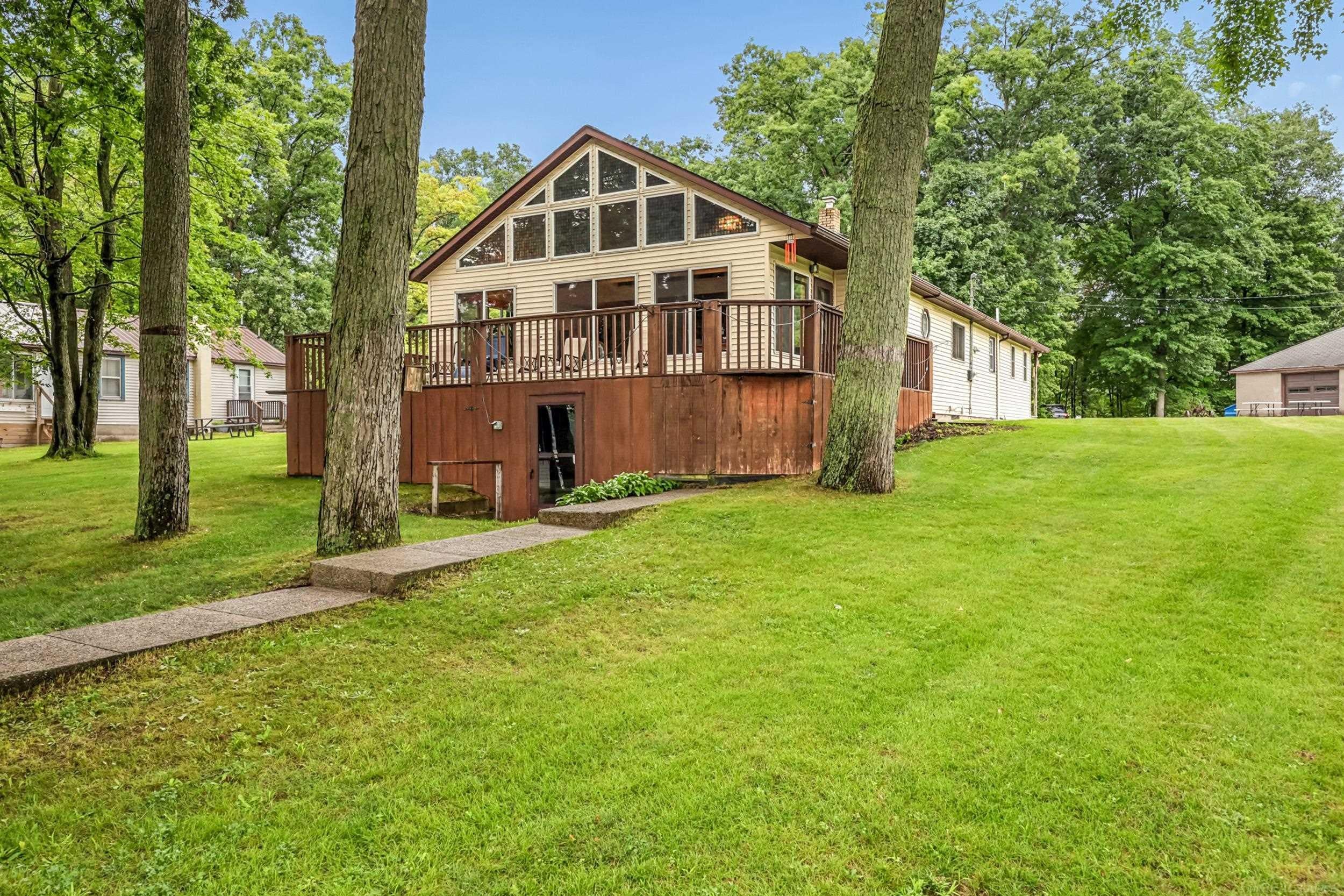 1932 W Parklane Lane