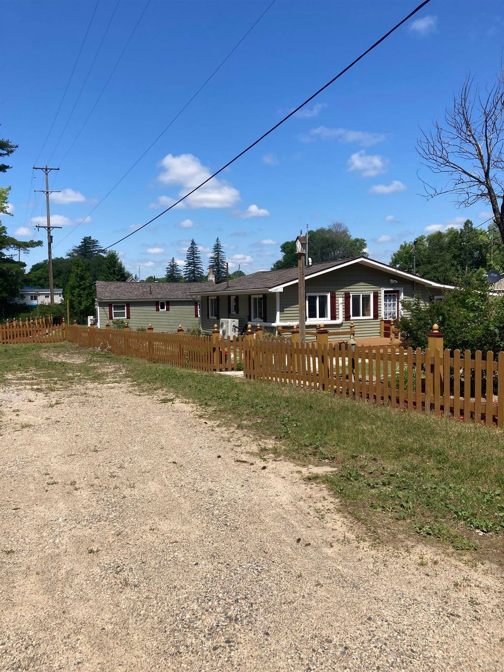 Photo of 1231 Aspen Drive, Beaverton, MI 48612 (MLS # 50138325)