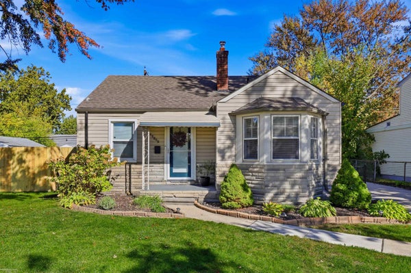 22505 CALIFORNIA ST, SAINT CLAIR SHORES, MI 48080 - Image 2b3ac098bdfe8f2a2c0e78e2639b5987/2309390763