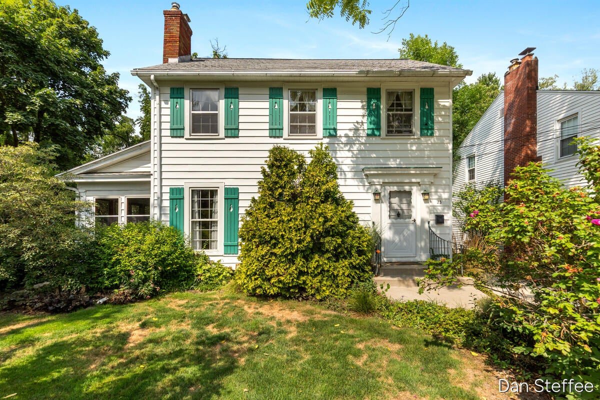 23 Alten Avenue