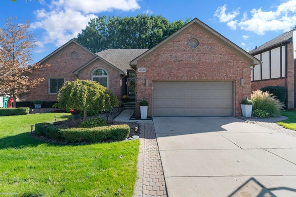49630 SHENANDOAH DR, MACOMB, MI 48044 - Image 2c4e57e60a4cde6f842b9f40fc89e1fc/3071182536