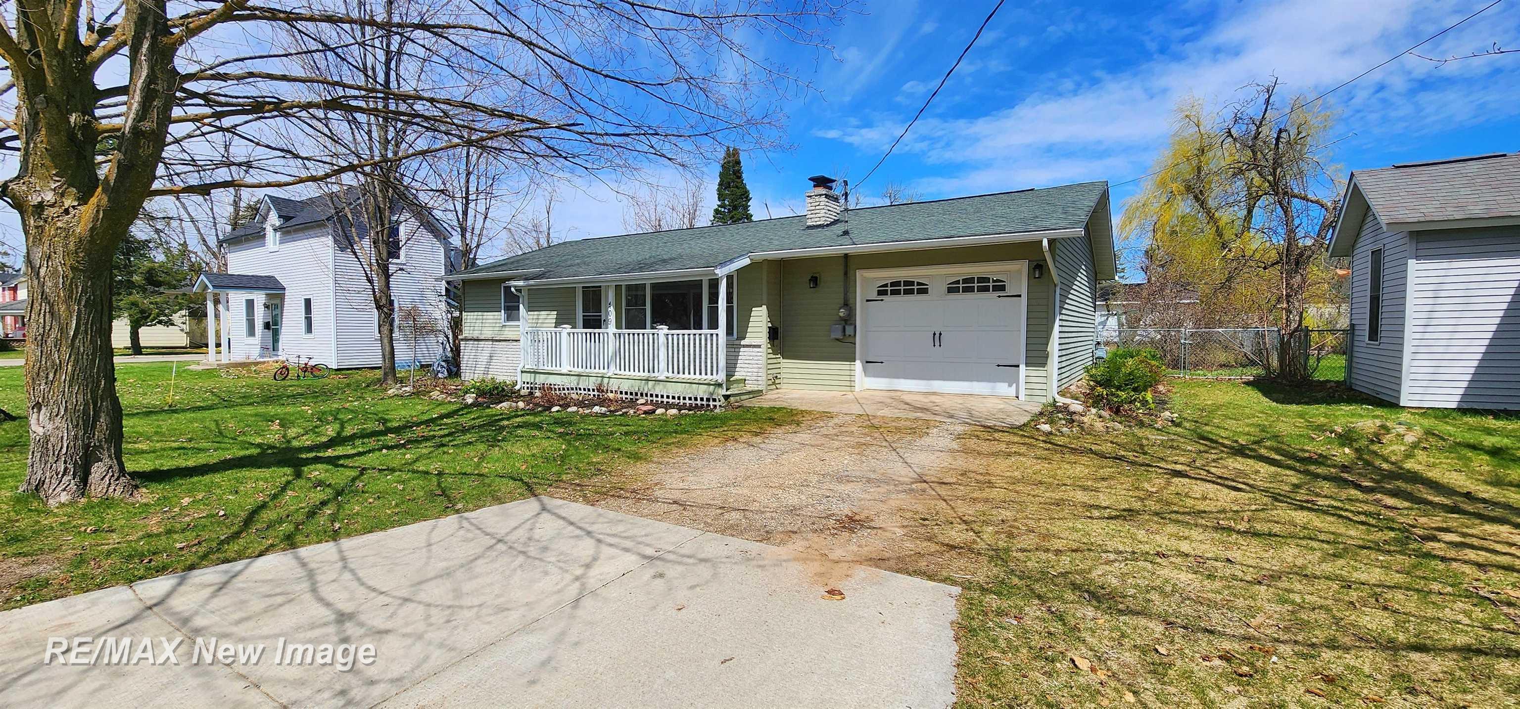 409 E 2nd Street
