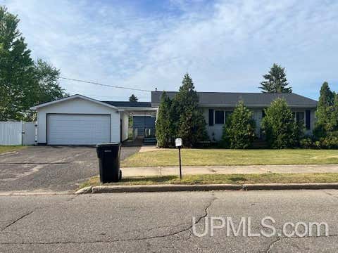 Photo of 701 S Lincoln Road, Escanaba, MI 49829 (MLS # 50210110)
