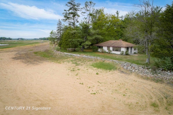 5242 OSTLUND DR, HOPE, MI 48628 - Image 2c8b31ad9ff920bc06e08bb7e54b3c00/550958525