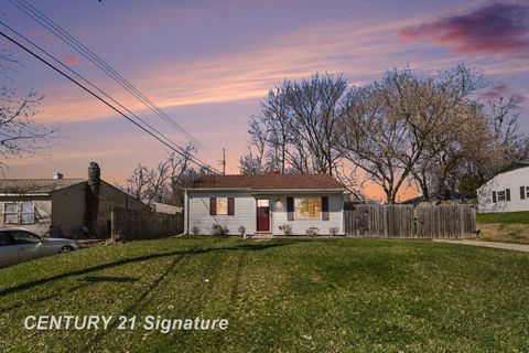 Photo of 1203 Warwick Drive, Lansing, MI 48910 (MLS # 50204051)