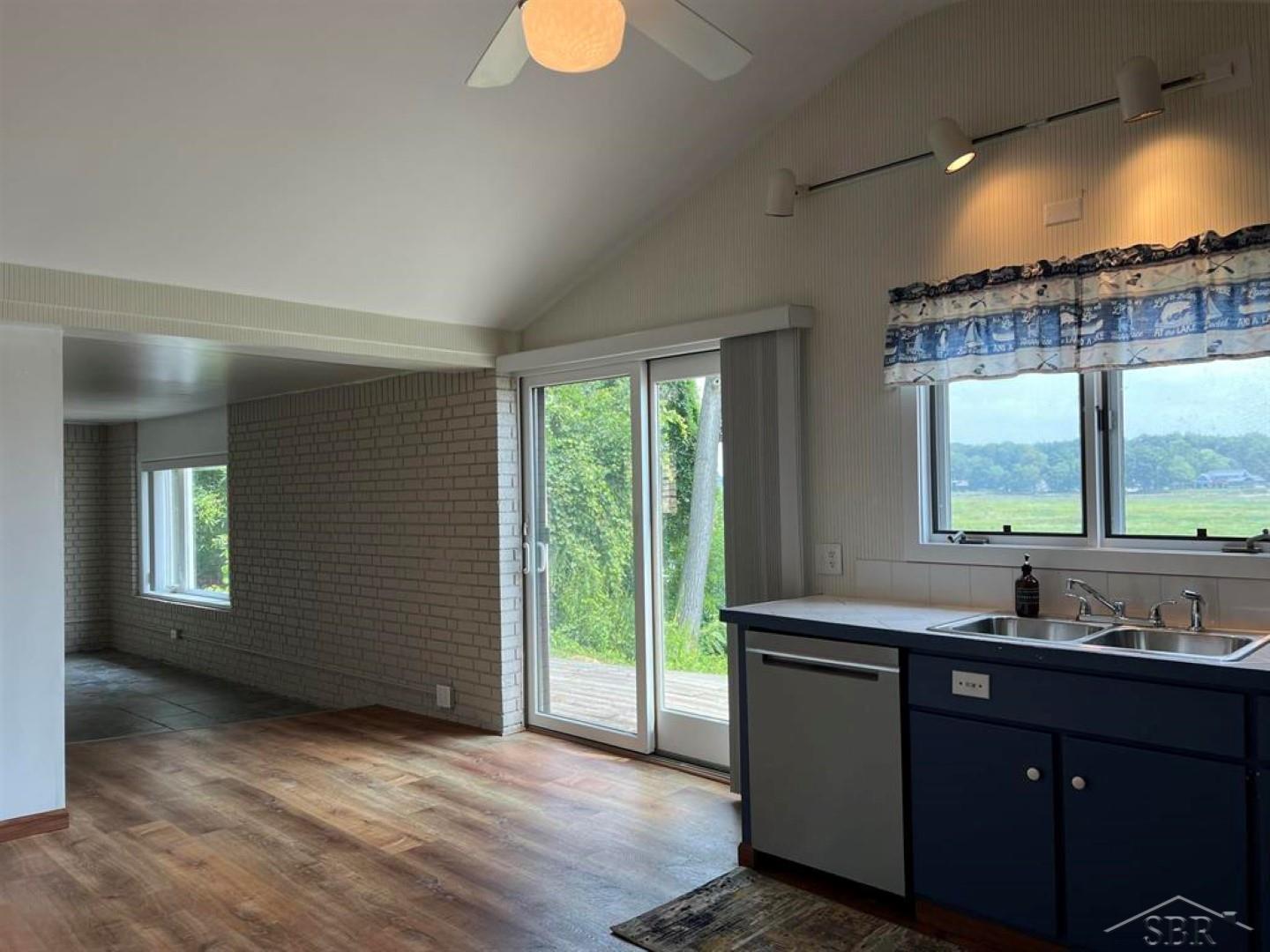 Sanford, Michigan 48657, United States, 3 Bedrooms Bedrooms, ,1 BathroomBathrooms,Residential,Pending,194518