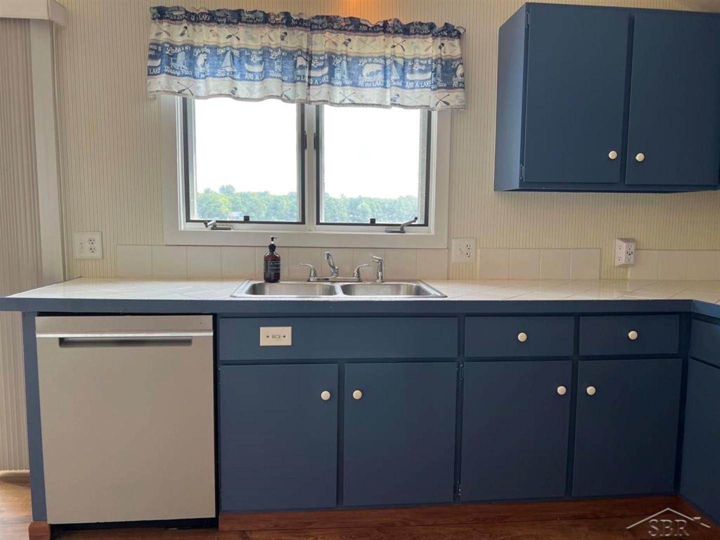 Sanford, Michigan 48657, United States, 3 Bedrooms Bedrooms, ,1 BathroomBathrooms,Residential,Pending,194518