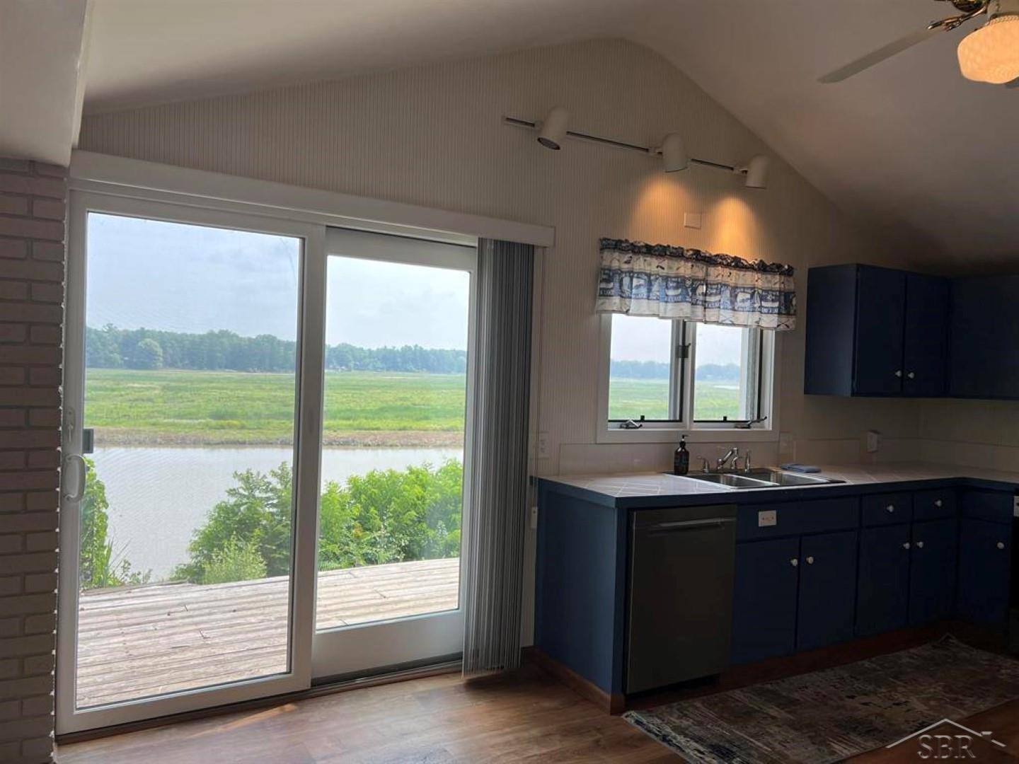 Sanford, Michigan 48657, United States, 3 Bedrooms Bedrooms, ,1 BathroomBathrooms,Residential,Pending,194518