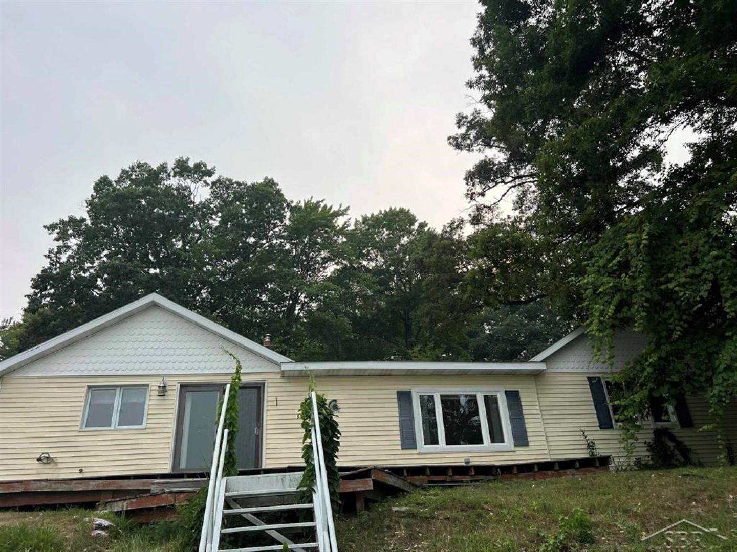 Sanford, Michigan 48657, United States, 3 Bedrooms Bedrooms, ,1 BathroomBathrooms,Residential,Pending,194518