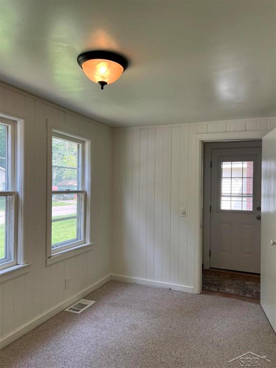 Sanford, Michigan 48657, United States, 3 Bedrooms Bedrooms, ,1 BathroomBathrooms,Residential,Pending,194518