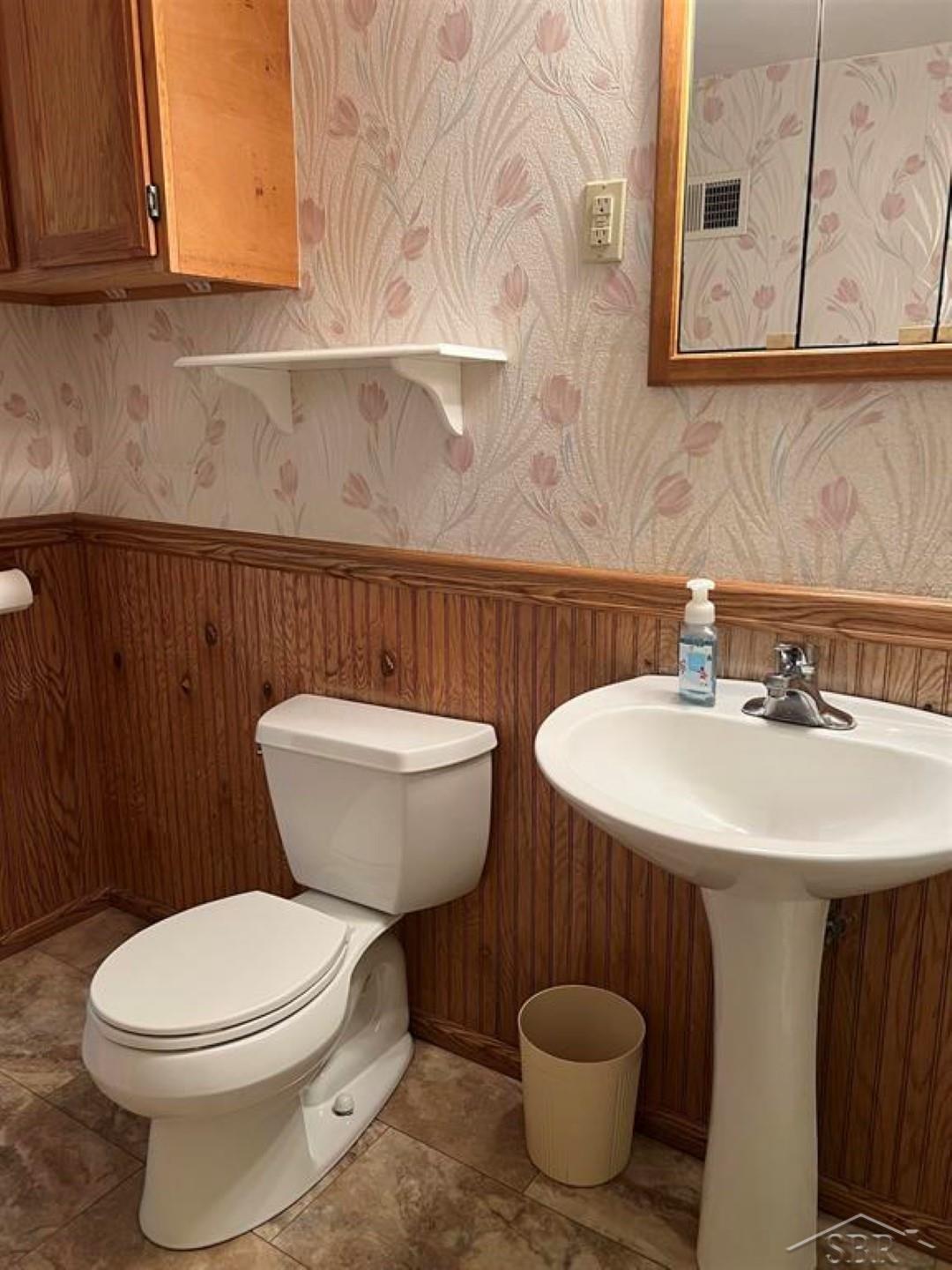 Sanford, Michigan 48657, United States, 3 Bedrooms Bedrooms, ,1 BathroomBathrooms,Residential,Pending,194518