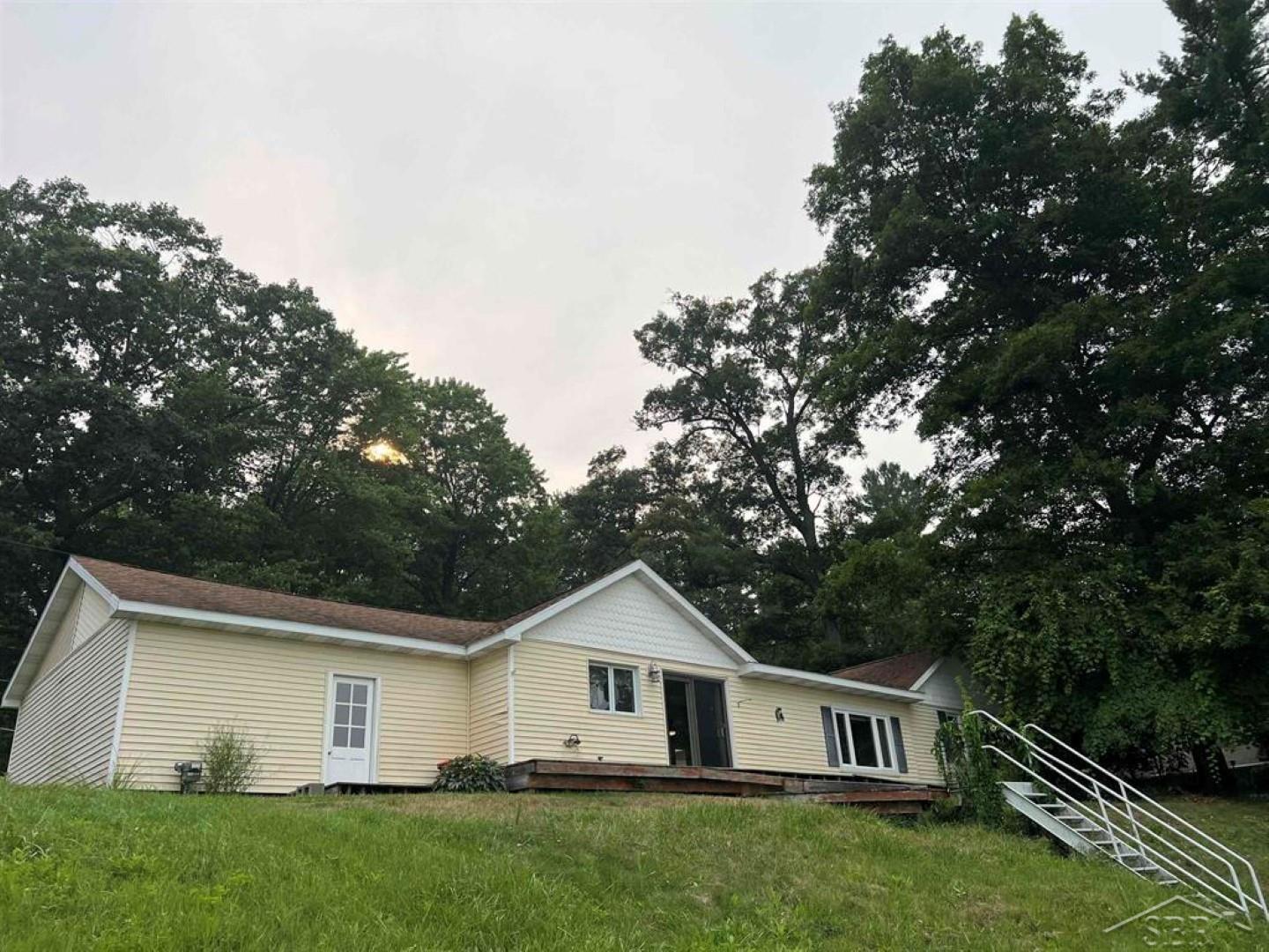 Sanford, Michigan 48657, United States, 3 Bedrooms Bedrooms, ,1 BathroomBathrooms,Residential,Pending,194518