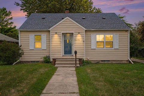 Photo of 705 S Hampton Street, Bay City, MI 48708 (MLS # 50222599)
