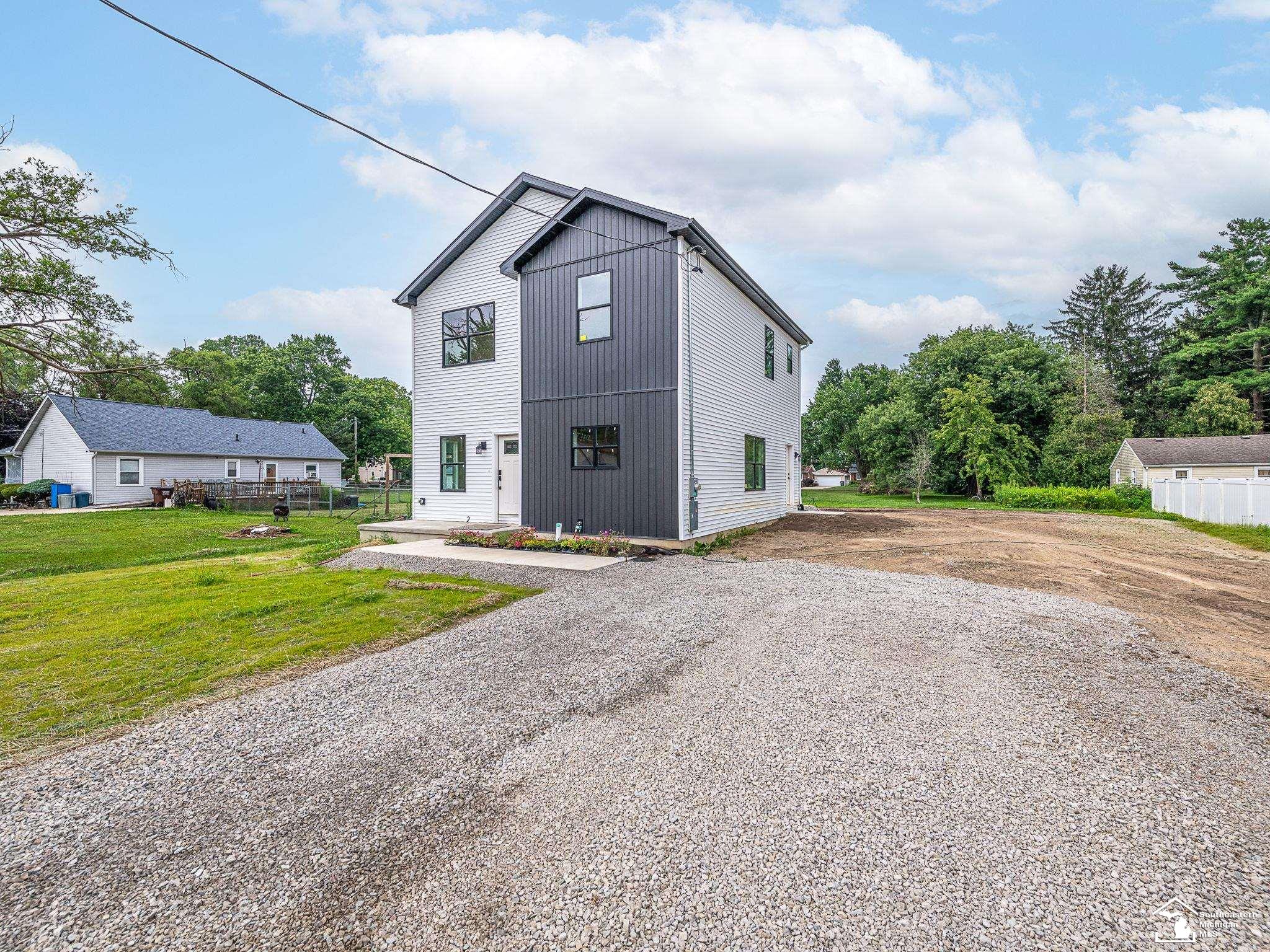 Monroe, Michigan 48161, United States, 5 Bedrooms Bedrooms, ,3 BathroomsBathrooms,Residential,Active,192877