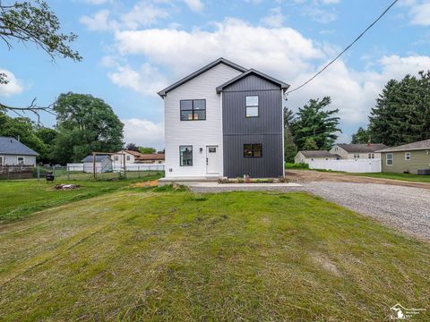 15604 Pine Street Monroe MI 48161