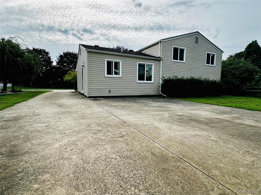 329 Cranbrook Boulevard