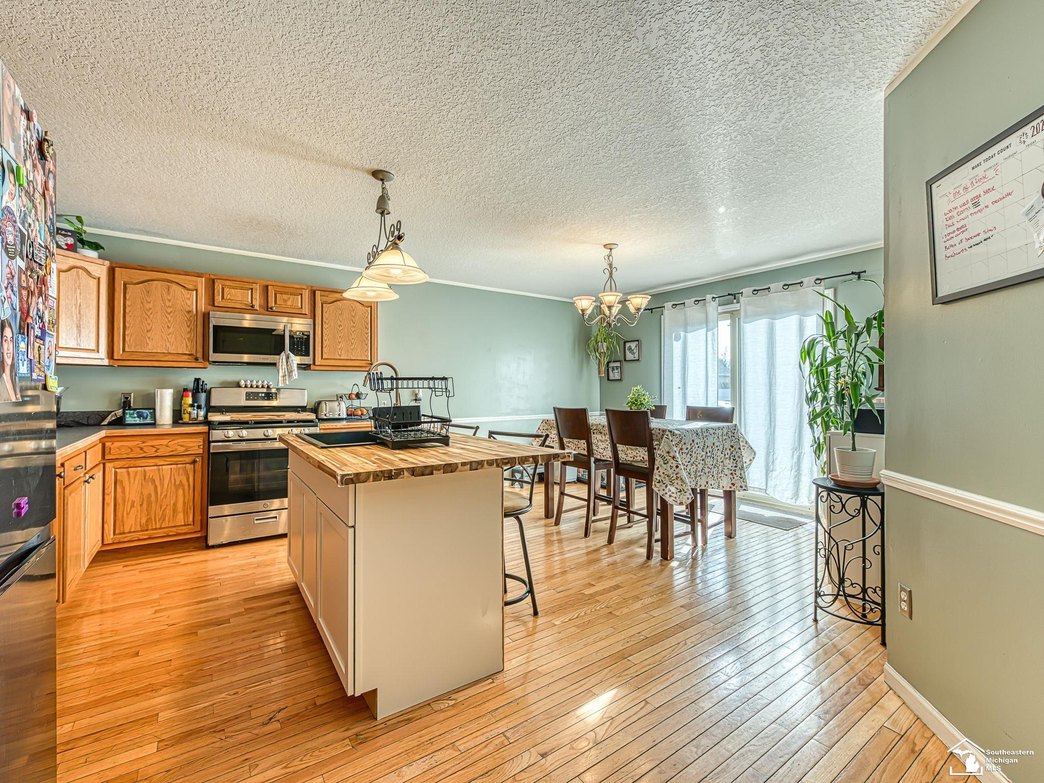 12459 Matthews Street