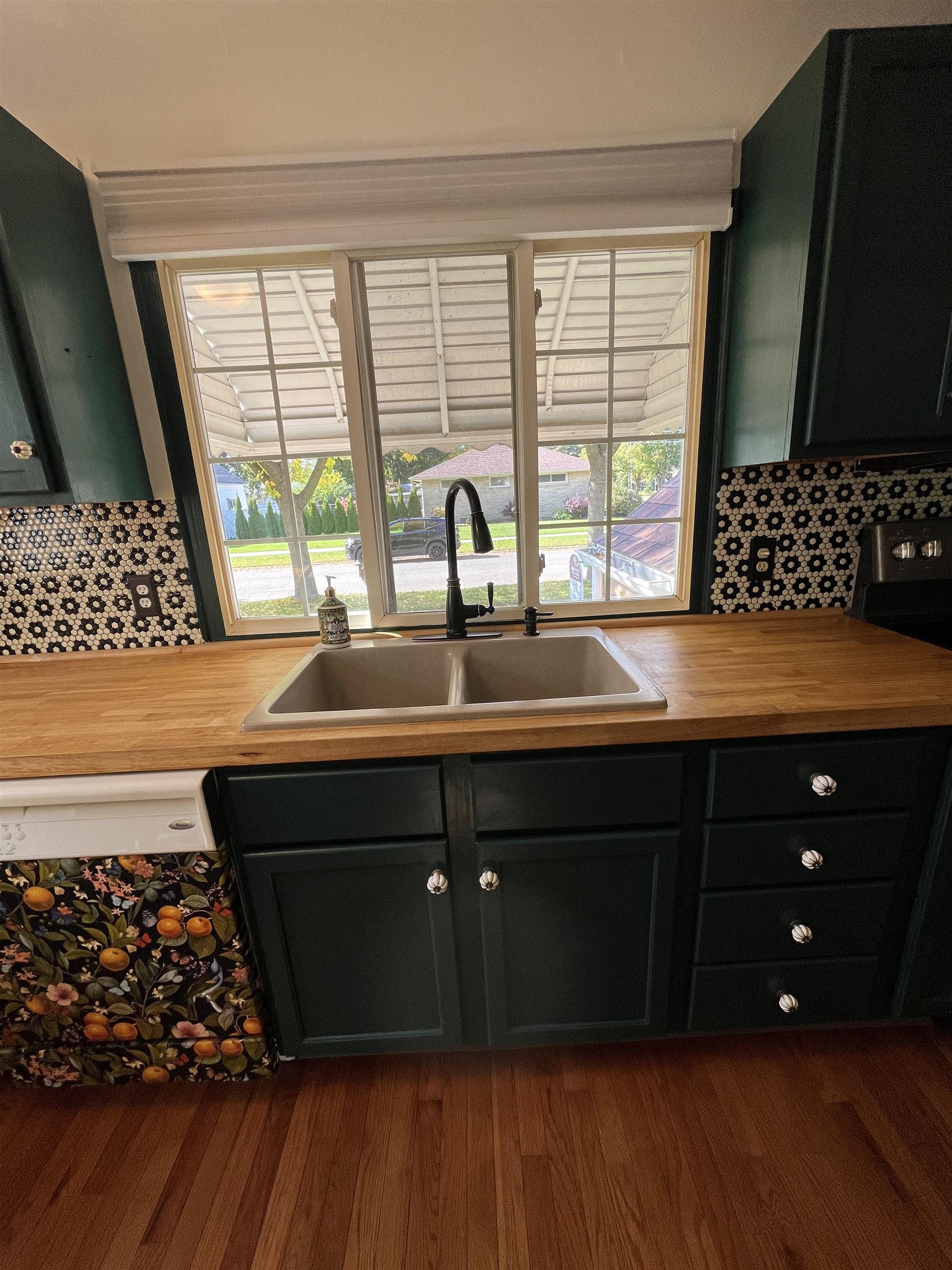 Bay City, Michigan 48708, United States, 3 Bedrooms Bedrooms, ,1 BathroomBathrooms,Residential,Active,226068