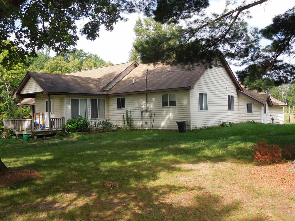 Photo of 520 Birchwood Lane, Gladwin, MI 48624 (MLS # 50219885)