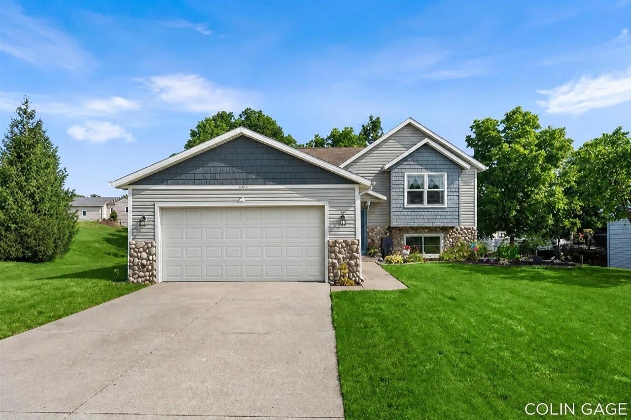 2903 Fox Hill Drive