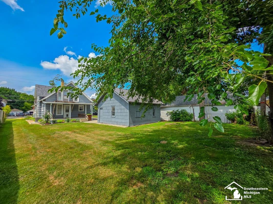 144 Godfroy Avenue