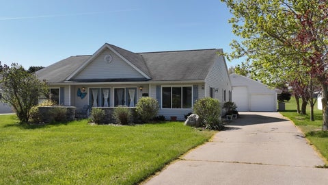 Photo of 1239 Clubhouse Drive, Lake Isabella, MI 48893 (MLS # 80067837)