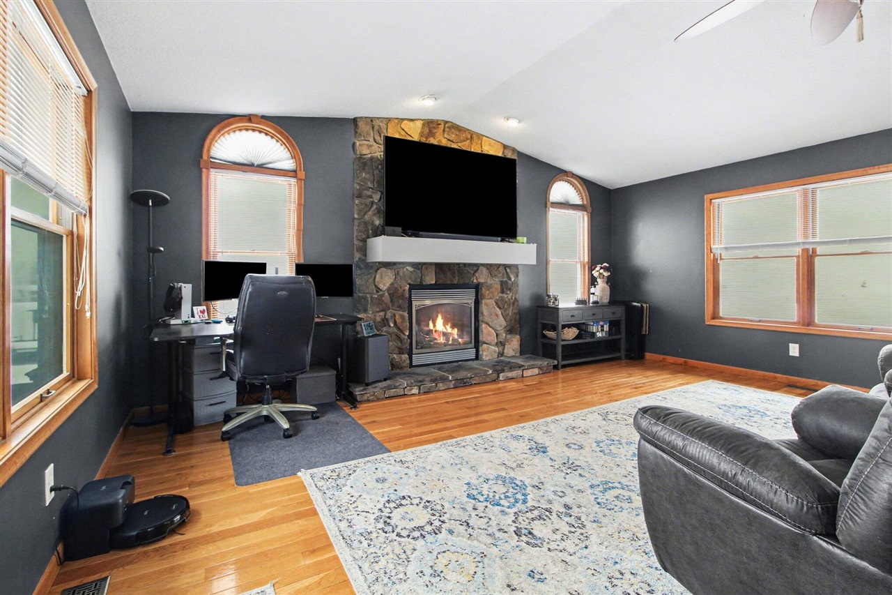 7916 Milan Oakville Road