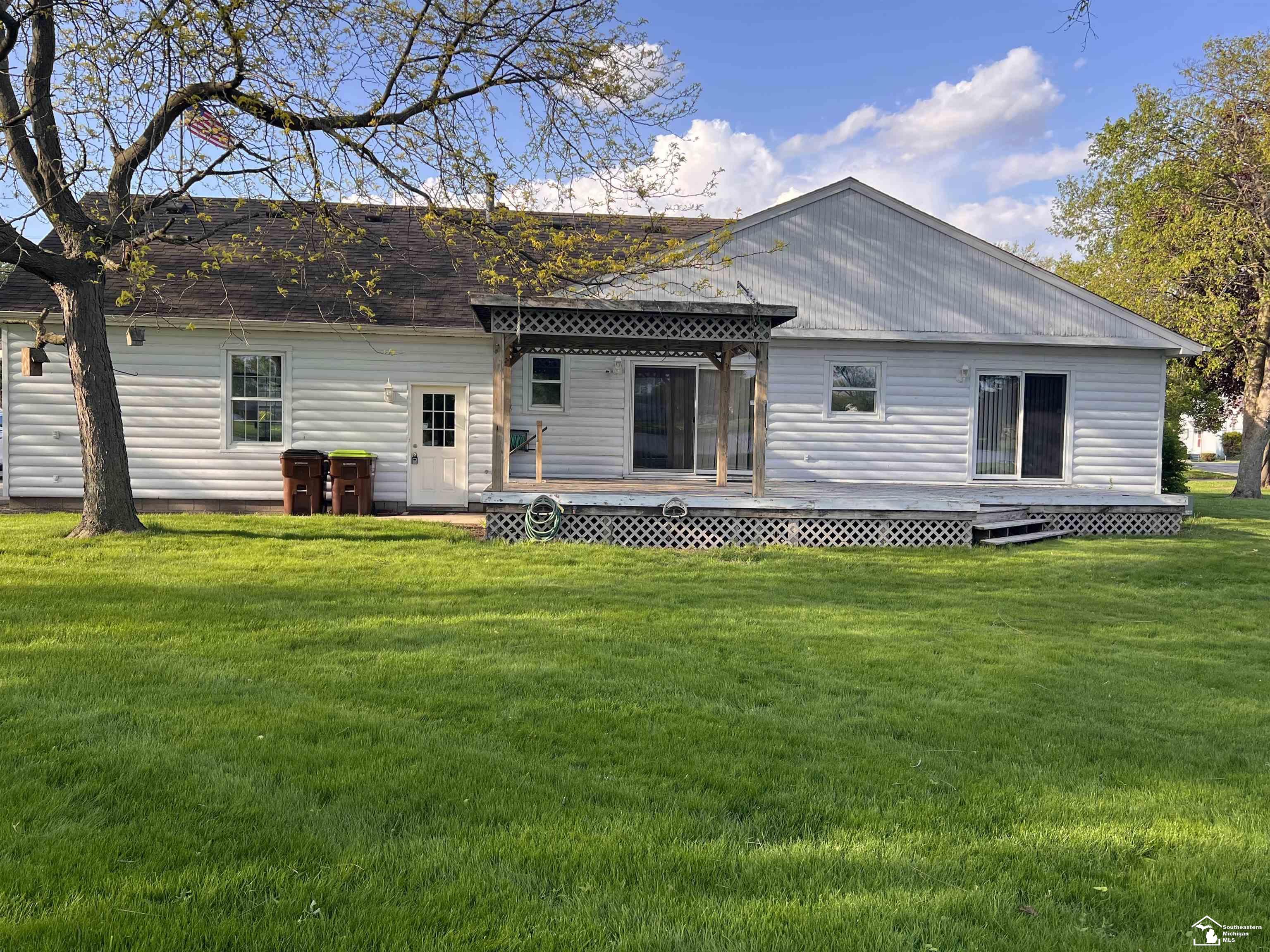 1855 N Custer Road