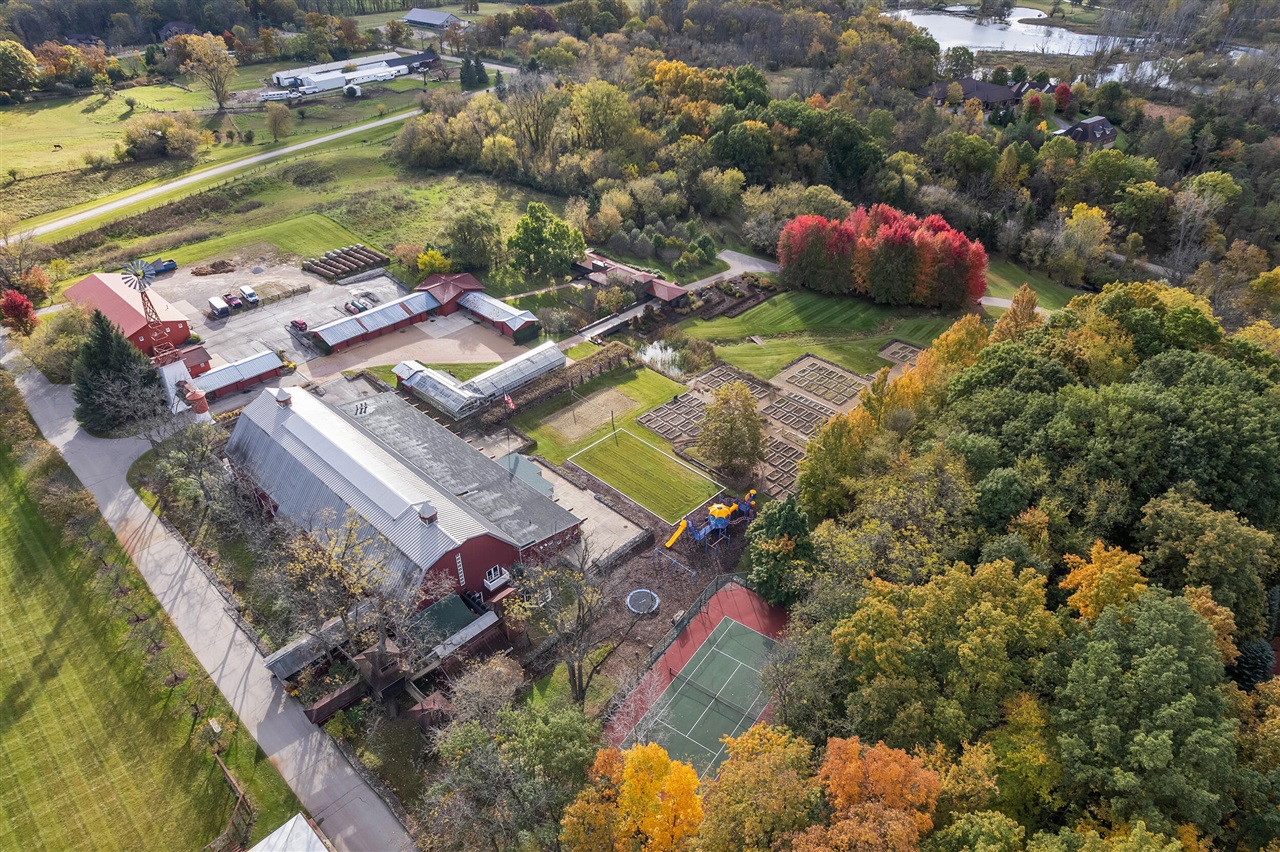 5200 Turtle Point Drive