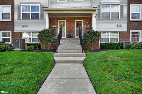 Photo of 804 Eagle Drive, Fenton, MI 48430 (MLS # 50219196)